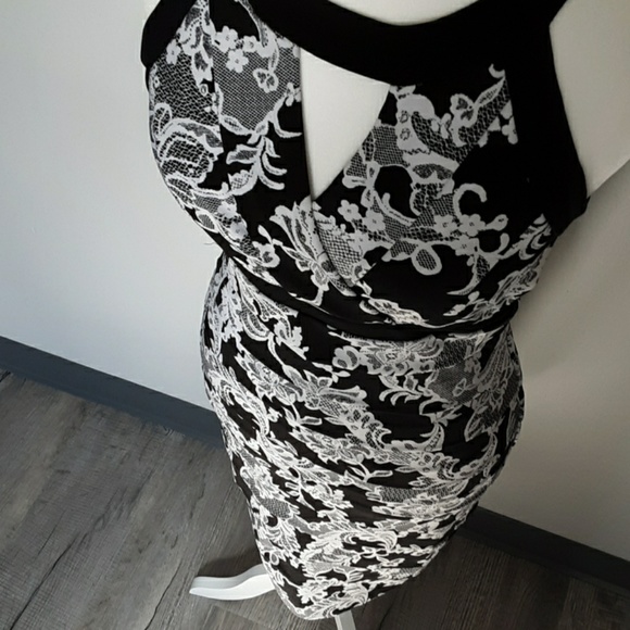 Dress - Picture 2 of 5